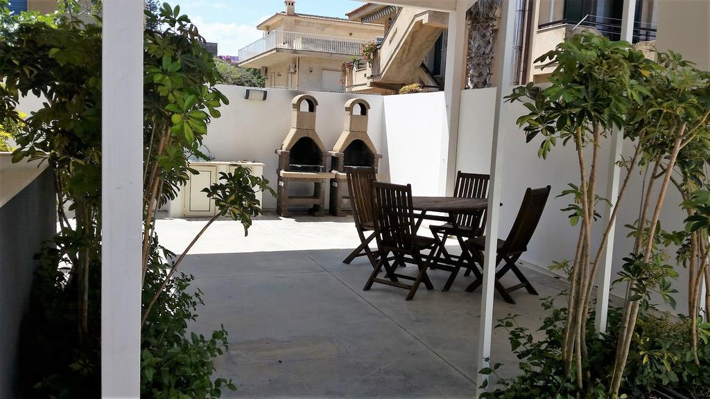Mareinsicilia: Appartamenti Larica Cava d'Aliga Exterior photo